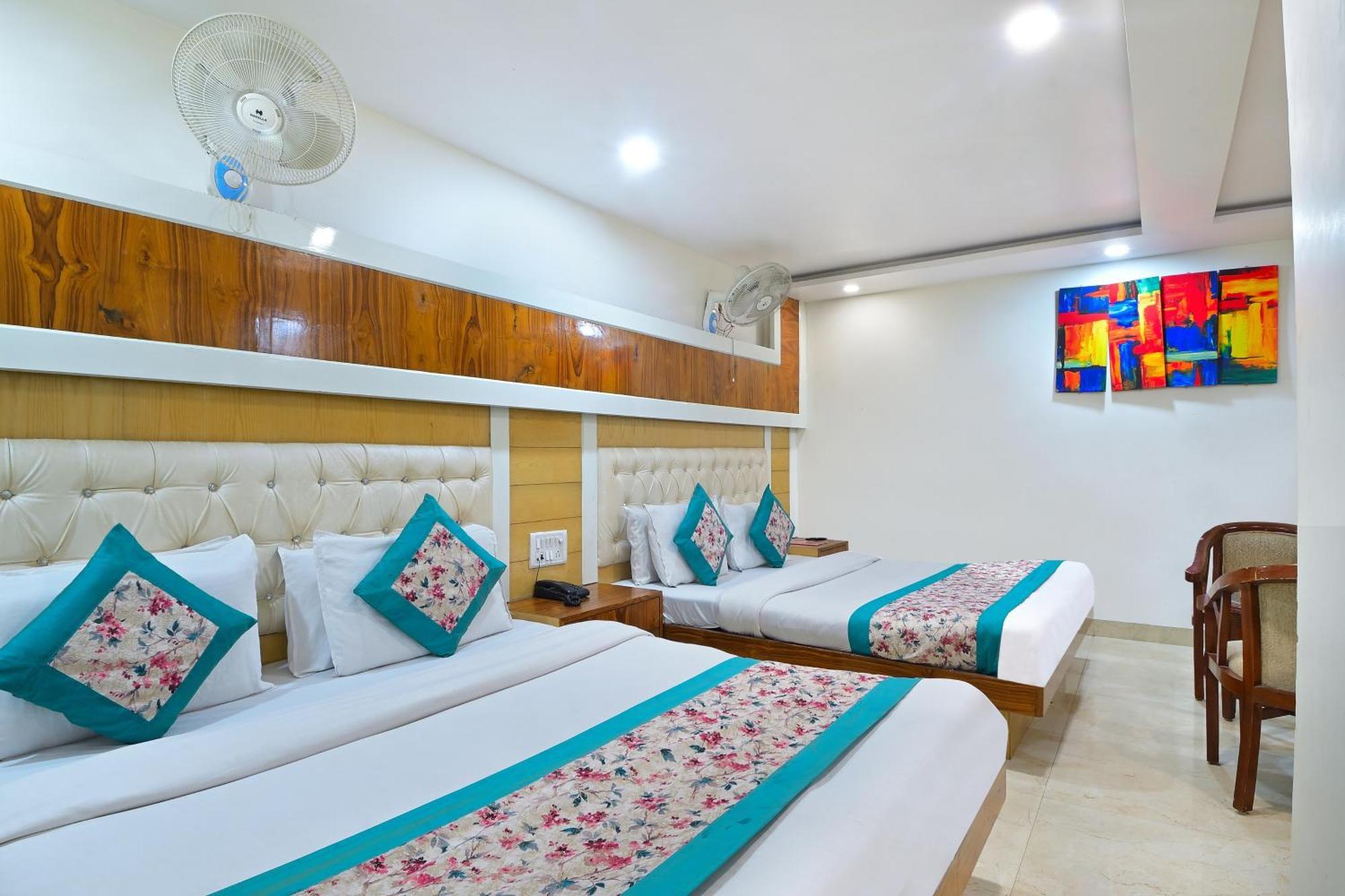 Hotel Glow Inn Paharganj-3 Mins Walk From New Delhi Railway Station Kültér fotó